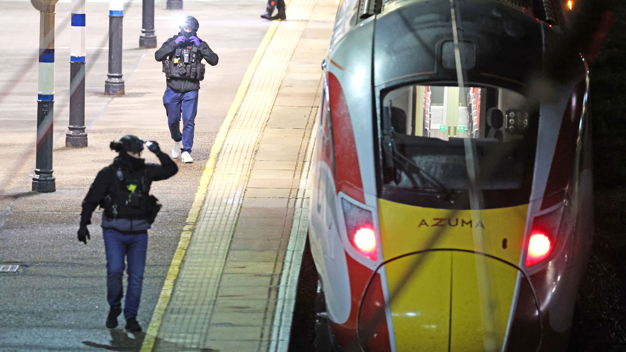 Útok nožom vo vlaku v Británii