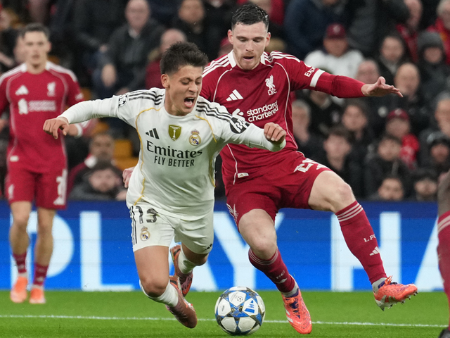 Liverpool porazil Real, Bayern vyhral v Paríži. Diaz dvoma gólmi rozhodol a potom videl červenú kartu