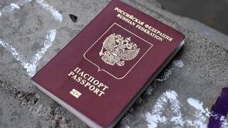 Rusi sa do Európy dostanú ťažšie. Brusel chce sprísniť vízové pravidlá, žiadatelia dostanú len jednorazový vstup