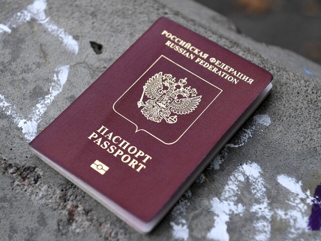 Rusi sa do Európy dostanú ťažšie. Brusel chce sprísniť vízové pravidlá, žiadatelia dostanú len jednorazový vstup