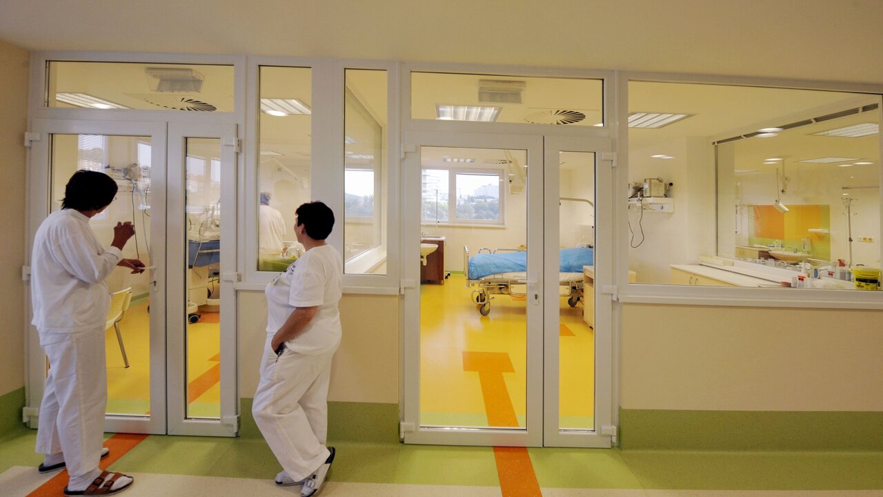 nemocnica oddelenie lekári lekár 