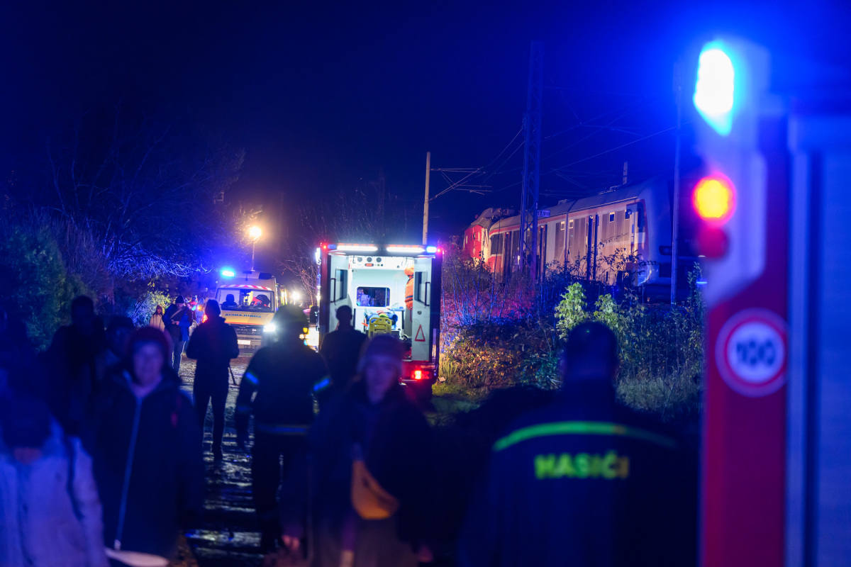 nehoda vlaky zrážka Pezinok