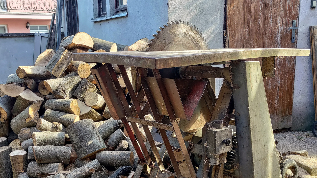 Tri rovnaké nehody za 48 hodín. Pred Vianocami pribúdajú úrazy s cirkulárom. Viete, aká je prvá pomoc?