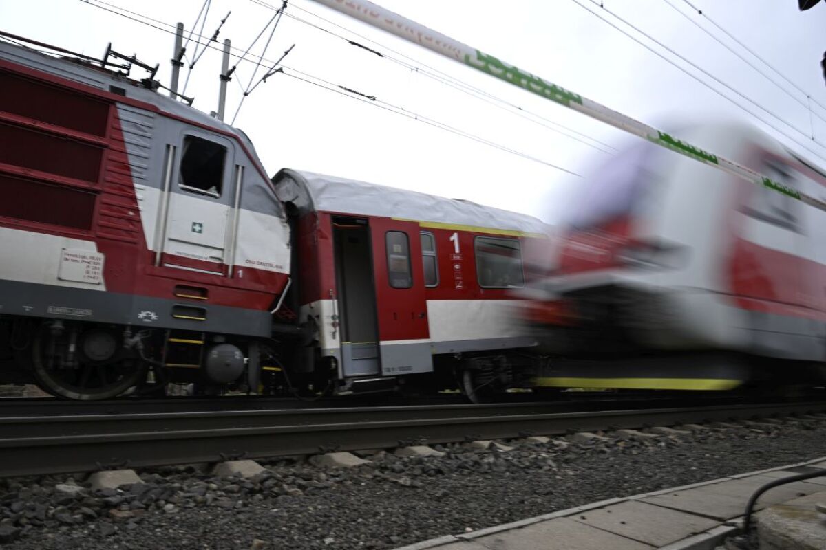 nehoda vlaky Pezinok