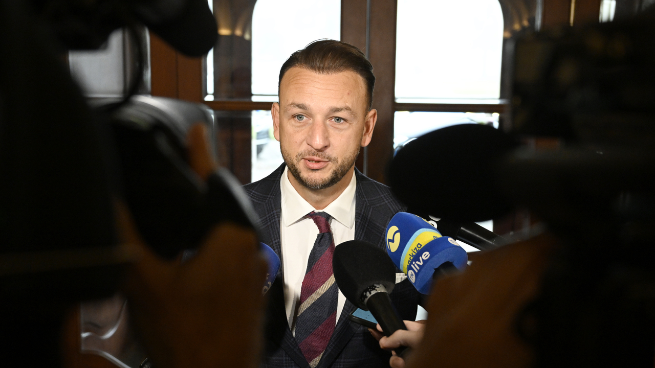 Ministrovi vnútra sa len vracia požičané, hovorí o jeho exekúcii politológ. Čo si myslí o „kriedovej revolúcii“?