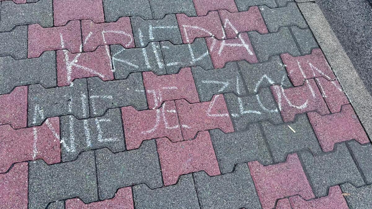 nápisy kriedou v Poprade okresný urad Fico 