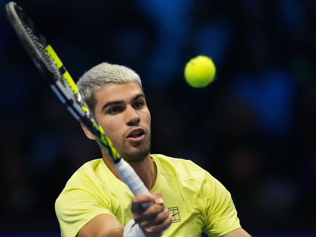Alcaraz mieri za históriou. Španiel zničil miláčika tribún a v semifinále vyzve Zvereva v boji o kariérny Grand Slam
