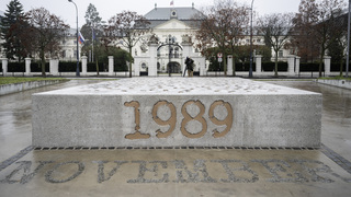 Pamätník novembra 1989 v Bratislave