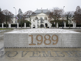 Pamätník novembra 1989 v Bratislave