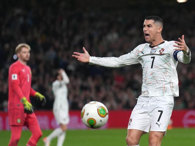 Írsko zabrzdilo Portugalsko a Ronaldo videl prvú červenú v reprezentácii. Hrozí mu dištanc na začiatok MS