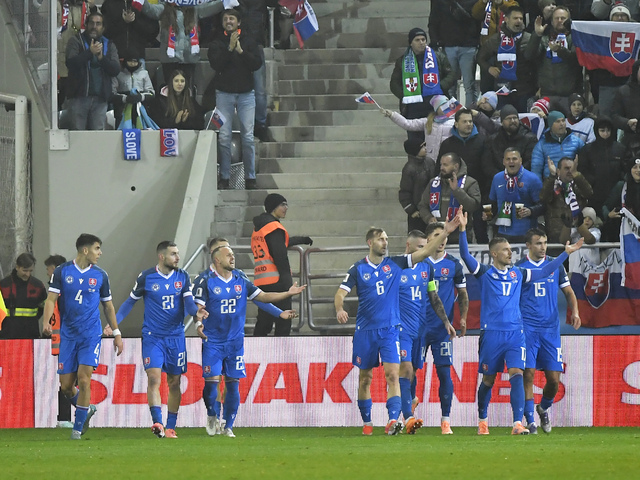 Slováci vyhrali nad Severným Írskom a zabojujú o priamy postup na MS 2026. Hviezdou zápasu bol striedajúci hráč