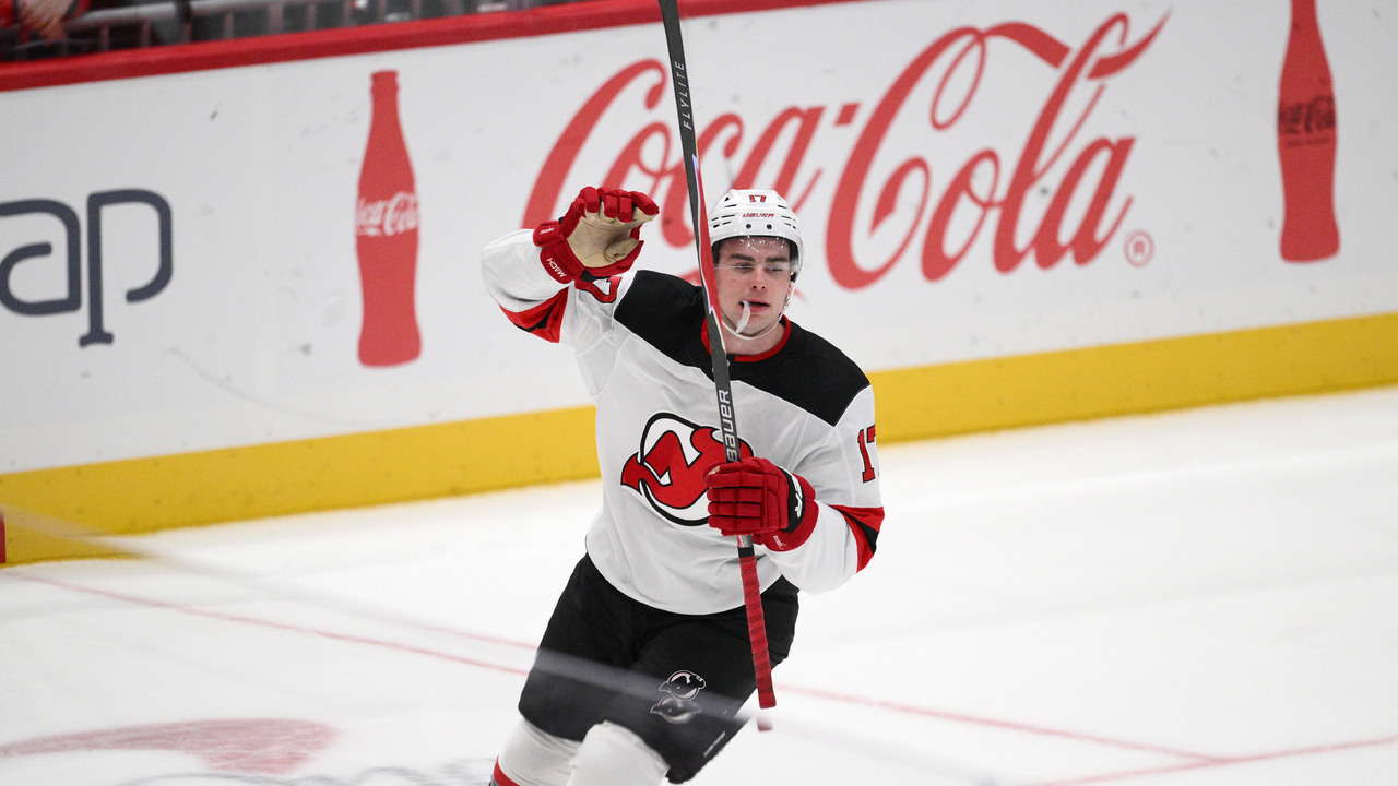 Devils_Capitals_Hockey841367.jpg