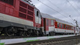 nehoda vlaky Pezinok