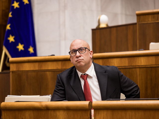 Kto chce odchod Ráža? Matovič podal návrh na odvolanie, prikývla celá opozícia. Ak sa pridá Hlas, uspejú