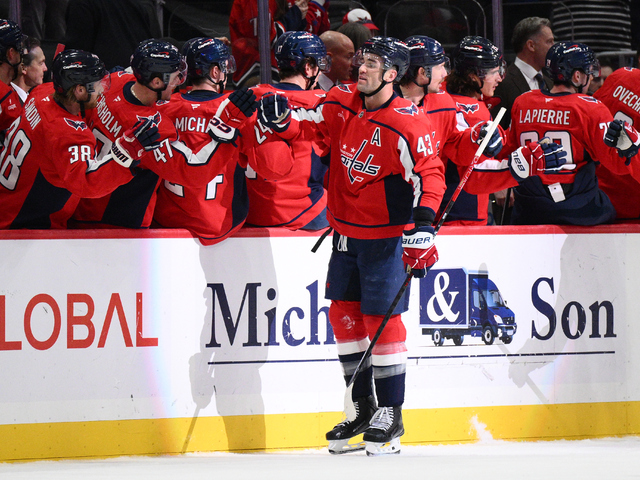 NHL: Fehérváry dal druhý gól sezóny, Nemec druhý najvyťaženejší hráč tímu. Černák absentoval