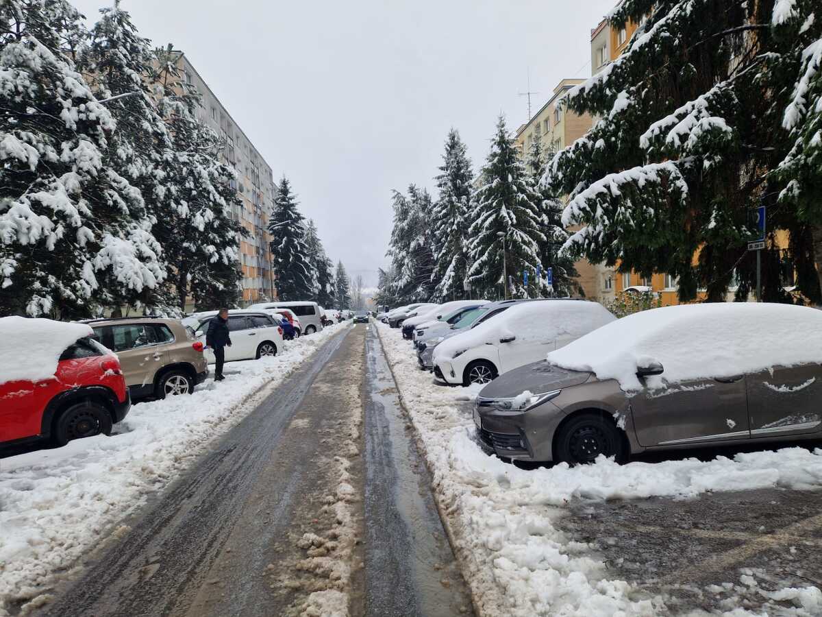 Banská Bystrica počasie stromy hasiči
