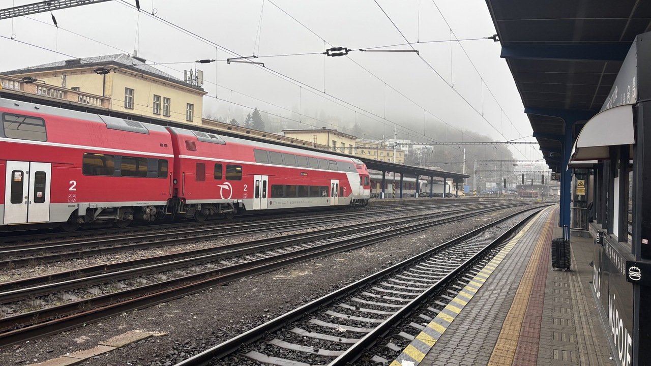 vlak ZSSK Bratislava hlavná stanica 