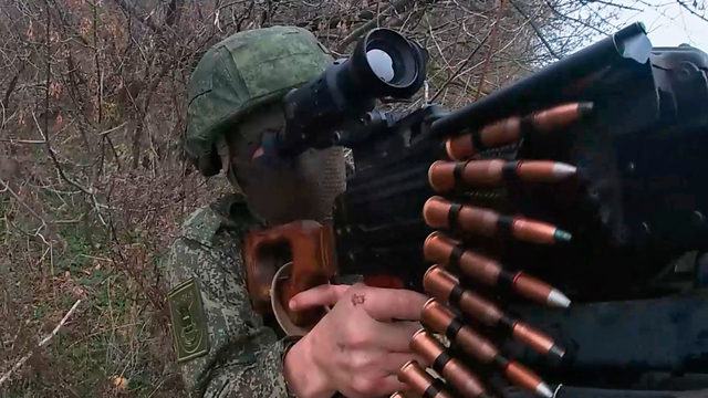 rusky vojak na neznámom mieste na Ukrajine