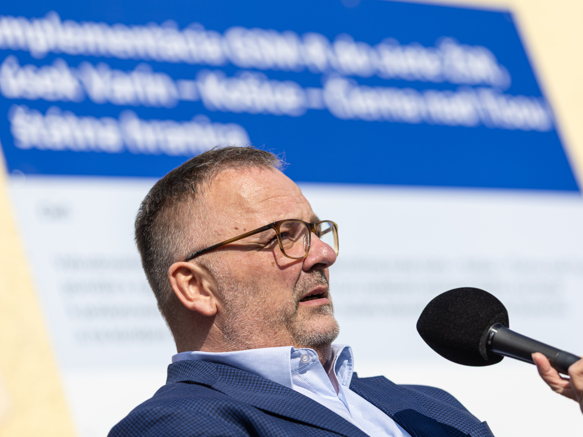 bývalý riaditeľ ŽSR Ivan Bednárik český minister dopravy