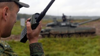 vojak tank vysielačka