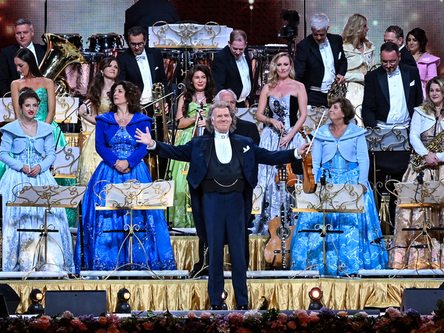 Kráľ valčíkov sa po roku vrátil do Bratislavy. André Rieu naservíroval fanúšikom veľkolepú hudobnú šou