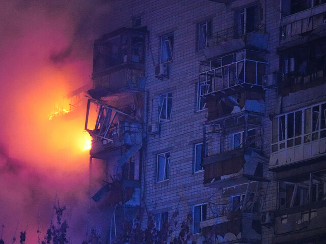 Pri Kyjeve dopadla kazetová munícia, v Mykolajive lietali Šáhidy. V Rusku dron zranil dieťa