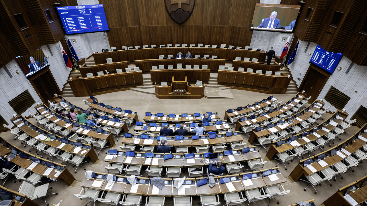 parlament rokovanie NR SR