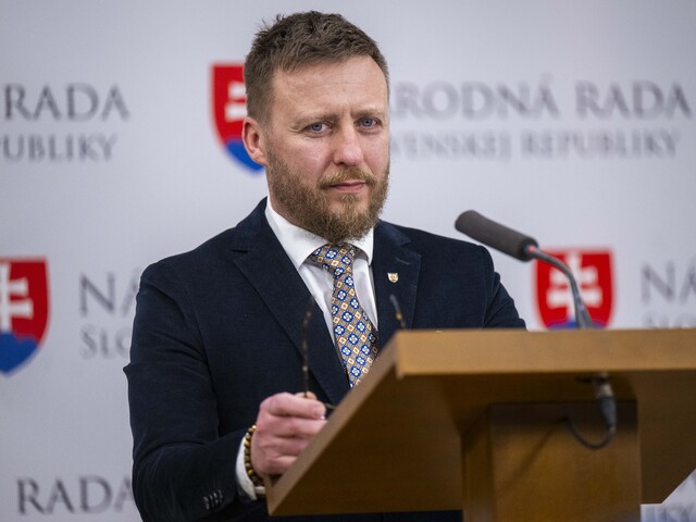 „Neotravujte ma s tým.“ Kotlár opätovne odmietol dodať svoju správu o manažovaní pandémie