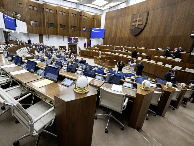 Opozícia kritizuje vládne prorastové opatrenia. Je to len zdrap papiera, tvrdia jej predstavitelia