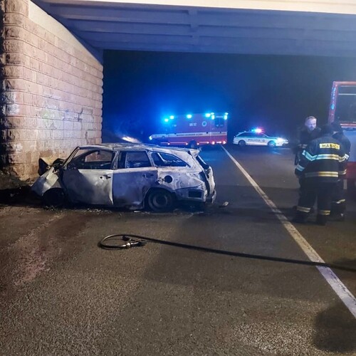 nehoda zhorené auto