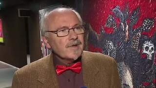 Jeho umenie otvára celé svety. Energiu diel Petra Pollága sme zachytili na výstave, medzi hosťami bol aj minister