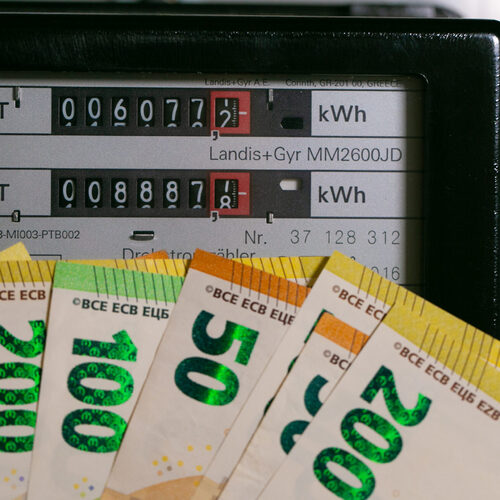 energopomoc peniaze hodiny energie