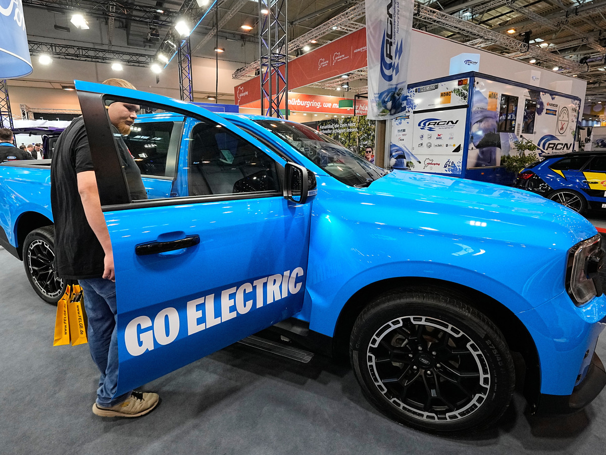 elektrický ford.jpg