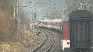 vlaky zrážka takmer