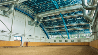 jazdecké centrum tréningové centrum kone hala