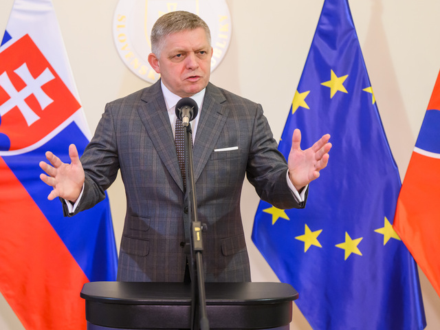 Epsteinove spisy otvárajú otázky. Kým Poľsko preveruje prepojenia, Fica kauza nezaujíma