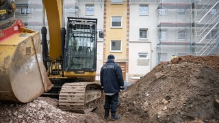 Pyrotechnici neodhadli ničivosť výbuchu. Likvidácia bomby poškodila 28 bytov, niektoré sú neobývateľné