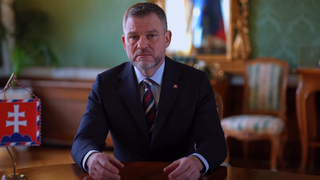 Parlament sa zmenil na gladiátorskú arénu. Prezident ostro okomentoval agresivitu poslancov