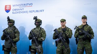 Robert Kaliňák uniformy