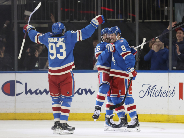 NHL: Rangers otočili nemožné, Montreal padol po dráme v predĺžení. Ruský brankár v štatistikách dobieha Haláka