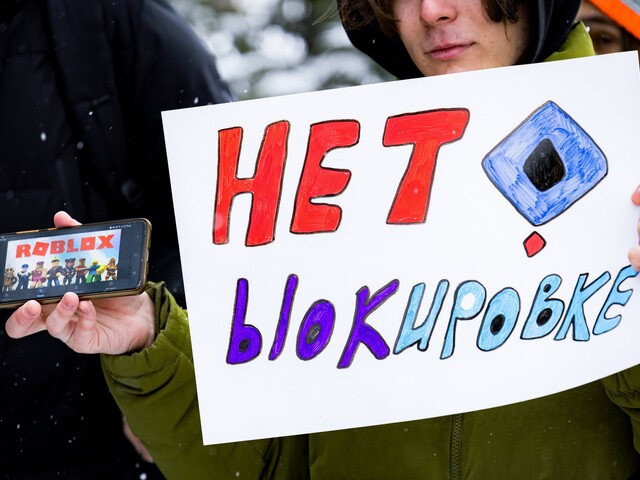 Desaťtisíce ruských detí píšu Putinovi listy. Prosia ho, aby zrušil zákaz hernej platformy Roblox