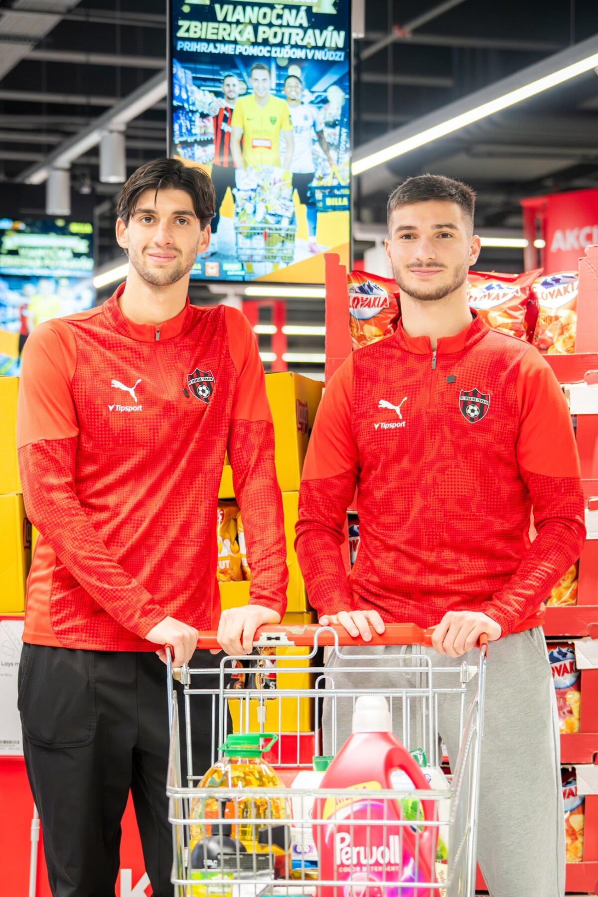 thumbnail_Hráči FC Spartak Trnava pomohli rodinám v núdzi.jpg