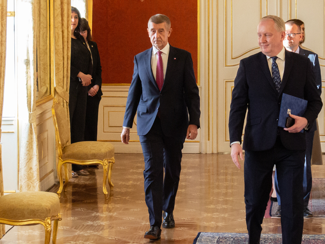 Nová česká vláda začala ostrým postojom k Bruselu. Kabinet Babiša odmietol kvóty a migračný pakt