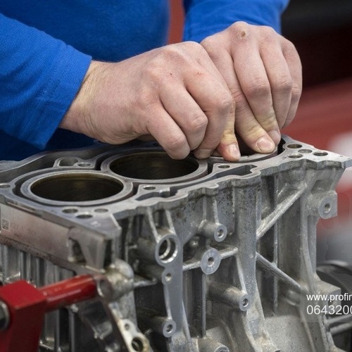 spaľovací motor auto