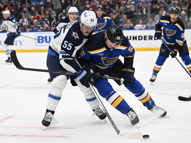 Blues umlčali Winnipeg v zápase s príchuťou play off. Hofer vychytal nulu, Dvorský bol pri tom