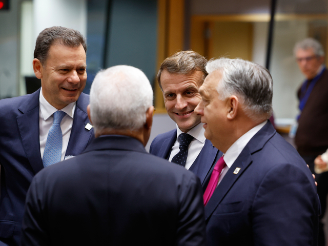 Belgický premiér hovorí o víťazstve racionality, podľa Orbána smerujeme k vojne. Lídri reagujú na pôžičku Ukrajine