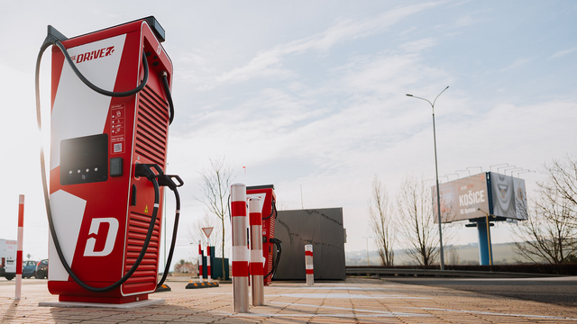 ZSE_OC OPTIMA_01.png