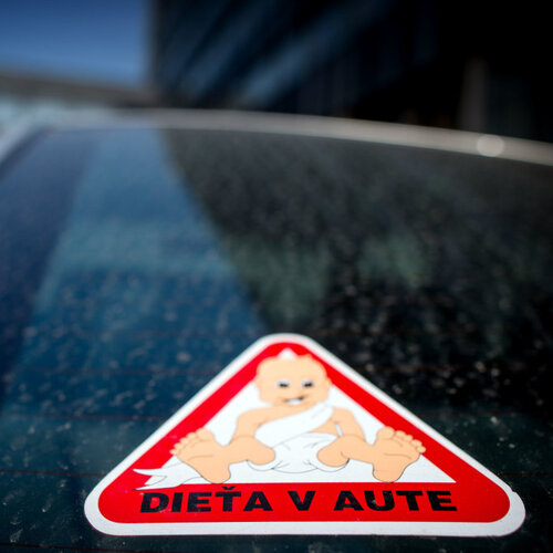 dieťa auto 