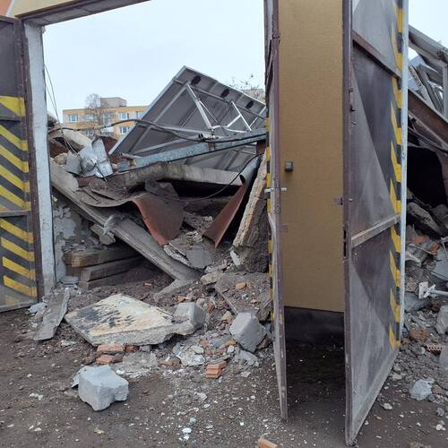 pád strechy Veľké Kapušany