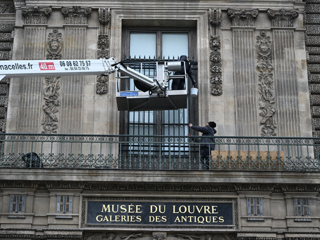 Louvre si po lúpeži dal konečne mreže. Po októbrovom fiasku múzeum výrazne pritvrdilo bezpečnosť